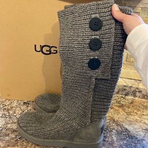 UGG size 7 Classic Cardy sweater boots in grey